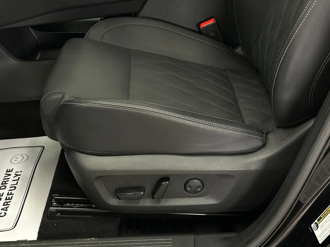 Nissan Rogue fotografie Nissan Rogue