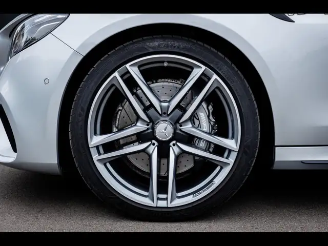 Mercedes-Benz E Class view 9