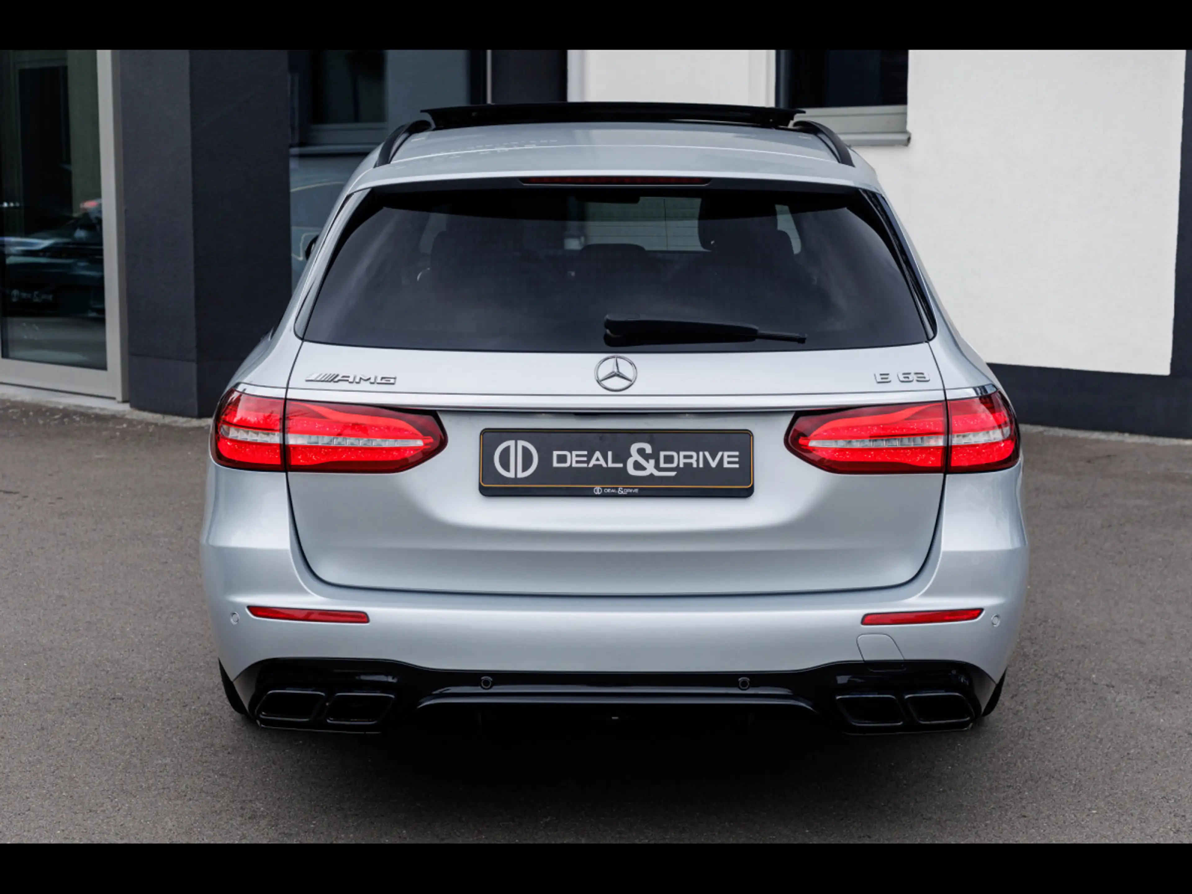 Mercedes-Benz E 63 AMG T-MODELL 4M+°NIGHT°360°PANO°HUD°BURM — photo 4
