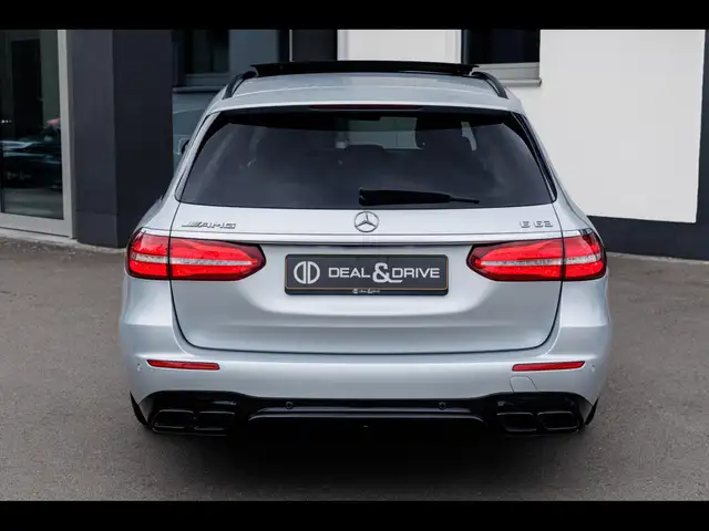Mercedes-Benz E Class view 4