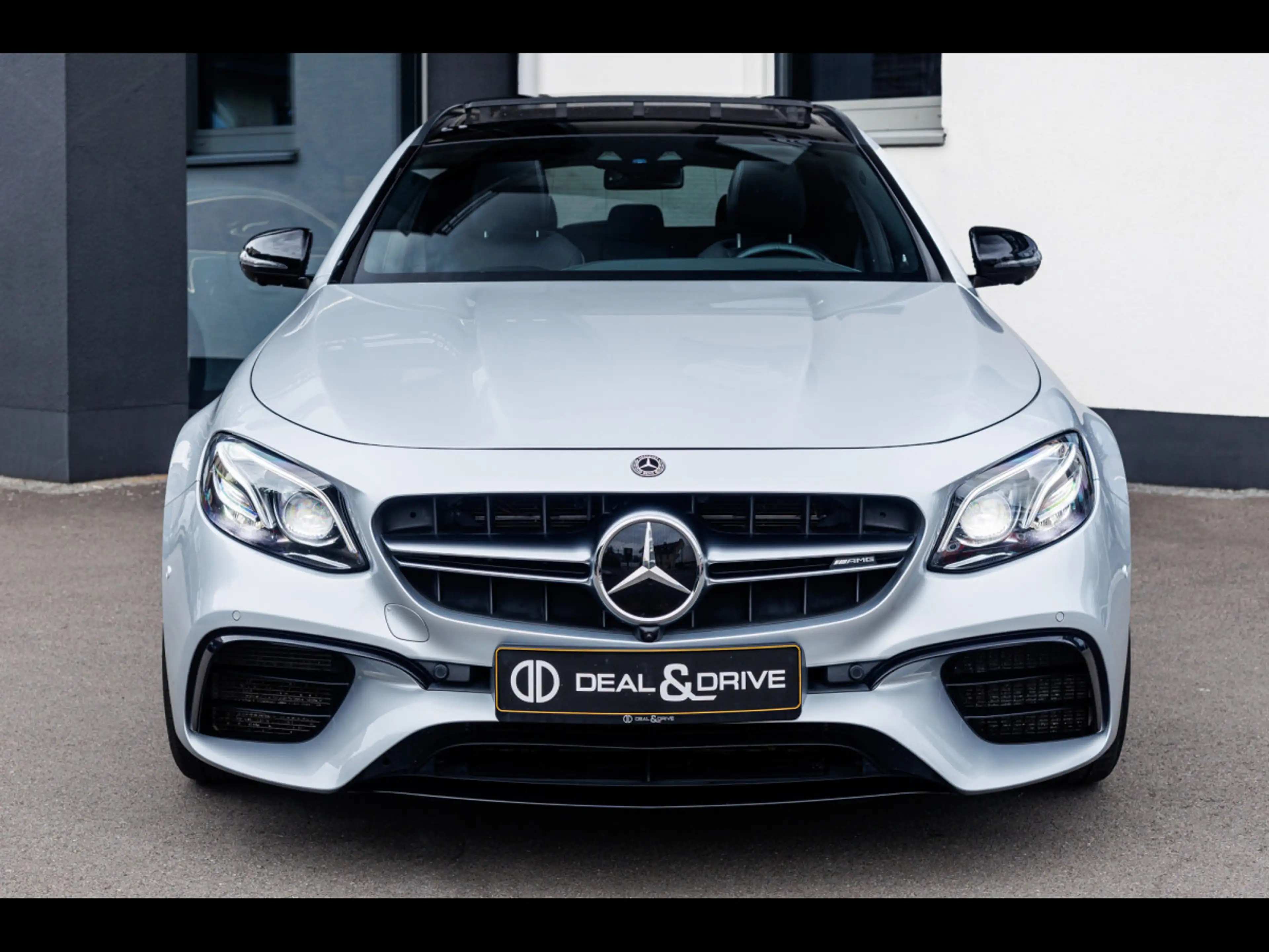 Mercedes-Benz E 63 AMG T-MODELL 4M+°NIGHT°360°PANO°HUD°BURM — photo 5