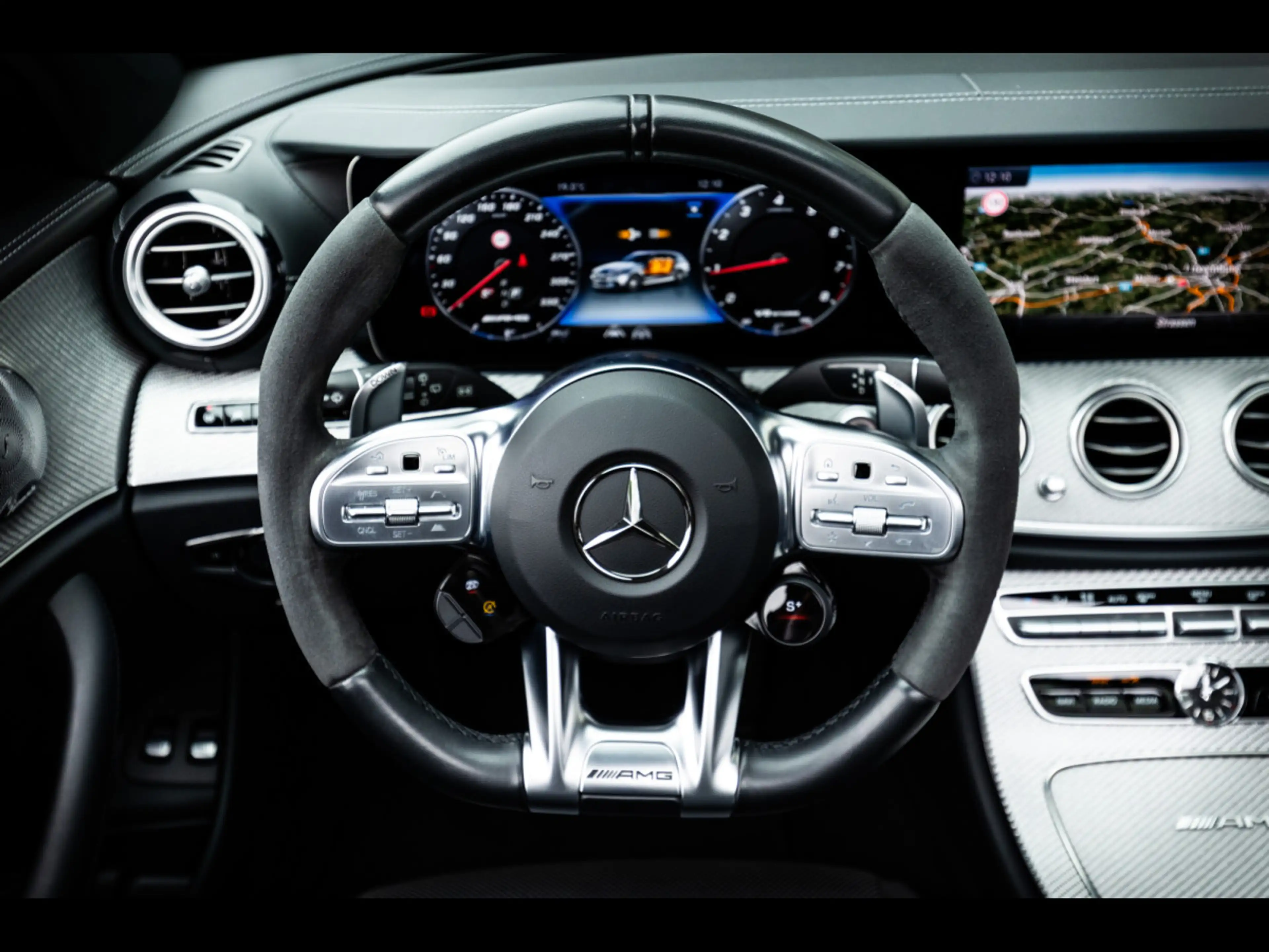 Mercedes-Benz E 63 AMG T-MODELL 4M+°NIGHT°360°PANO°HUD°BURM — photo 13