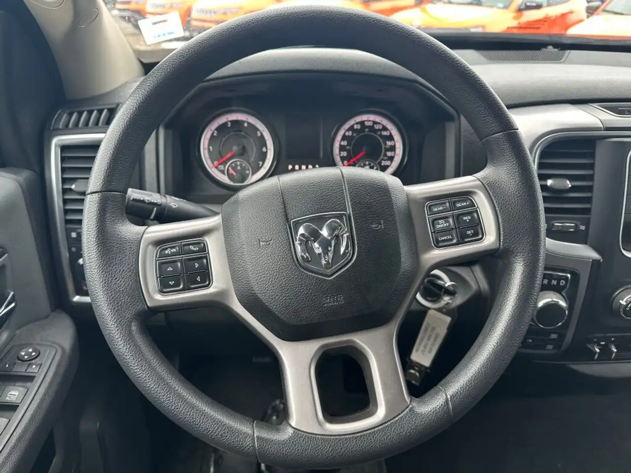 RAM 1500 снимка RAM 1500