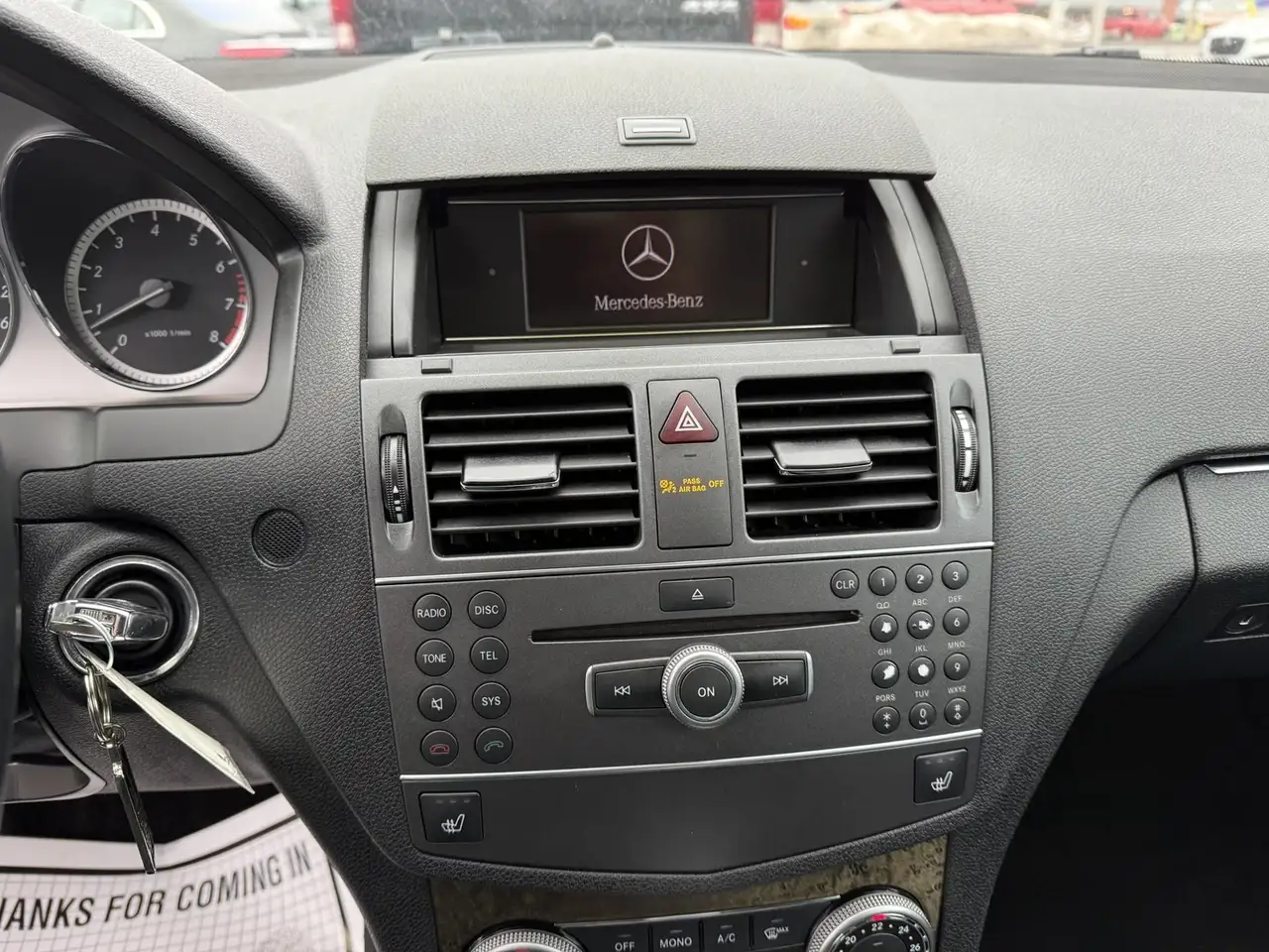Mercedes-Benz C-Class снимка Mercedes-Benz C-Class