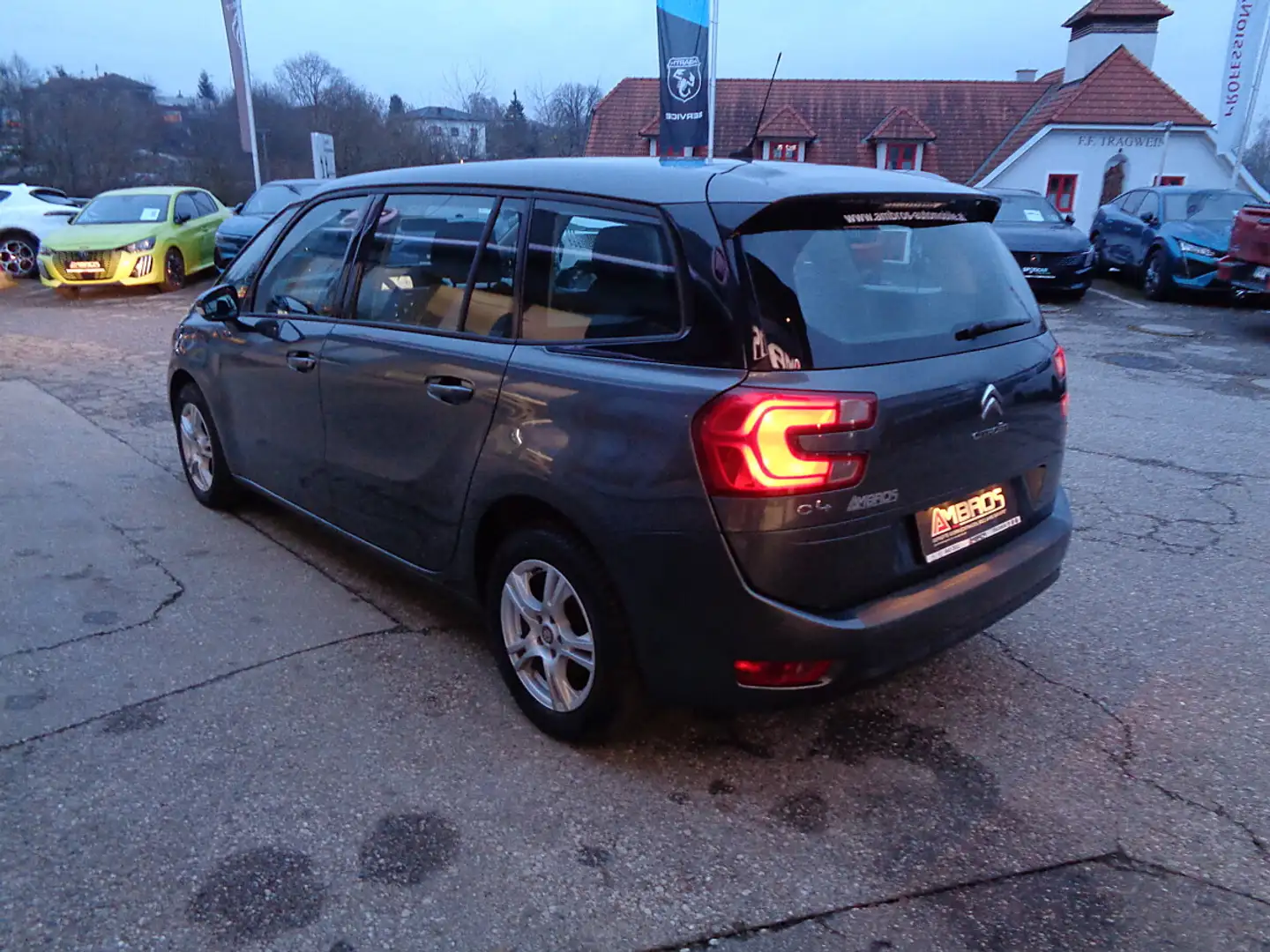 Citroen Grand C4 Picasso e-HDi 115 ETG Automatik 7-Sitzer Automatik Dies... Grau - 2