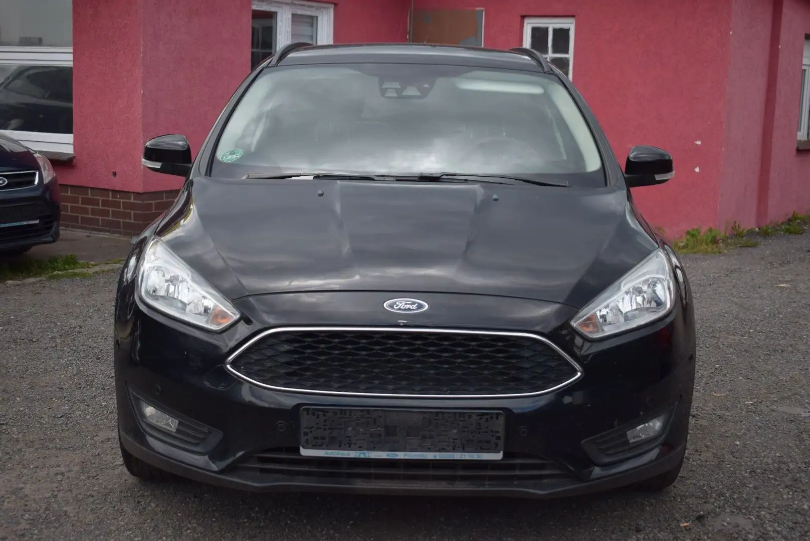 Ford Focus Turnier Business ,Fahrzeug startet NICHT Zwart - 1