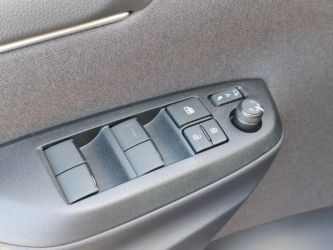 Toyota Yaris 2026 — фото 24