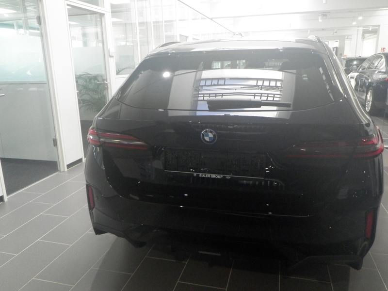 BMW 550 e xDrive Touring Sportpaket HUD AD AHK-klappbar AH — photo 4