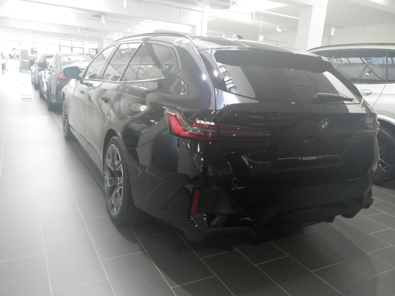 BMW 550 e xDrive Touring Sportpaket HUD AD AHK-klappbar AH — photo 2
