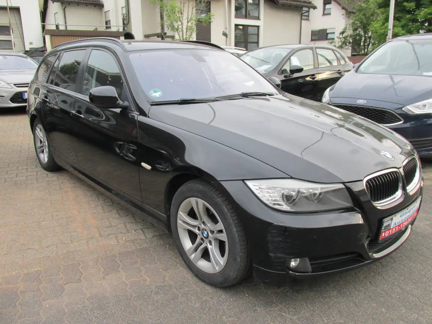 BMW 318 318 i Touring*EURO5*TÜV 09/2025/ALU/KLIMA/SHZ Schwarz - 2