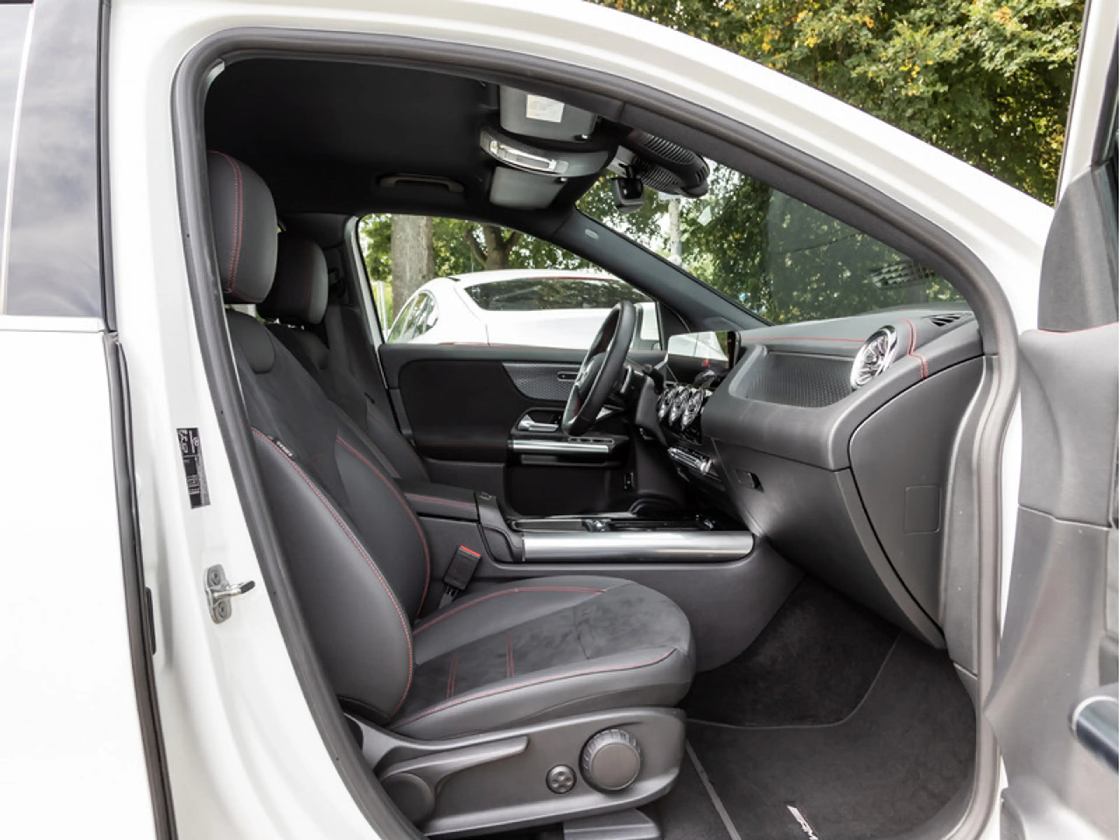 Mercedes-Benz EQA 250 + AMG-Sport/LED/Kamera/THERMOTRONIC/Totw — photo 9
