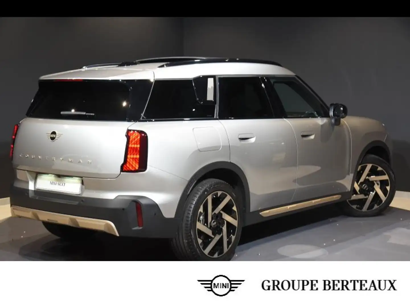 MINI Countryman C C 170ch Favoured DKG7 Argent - 2