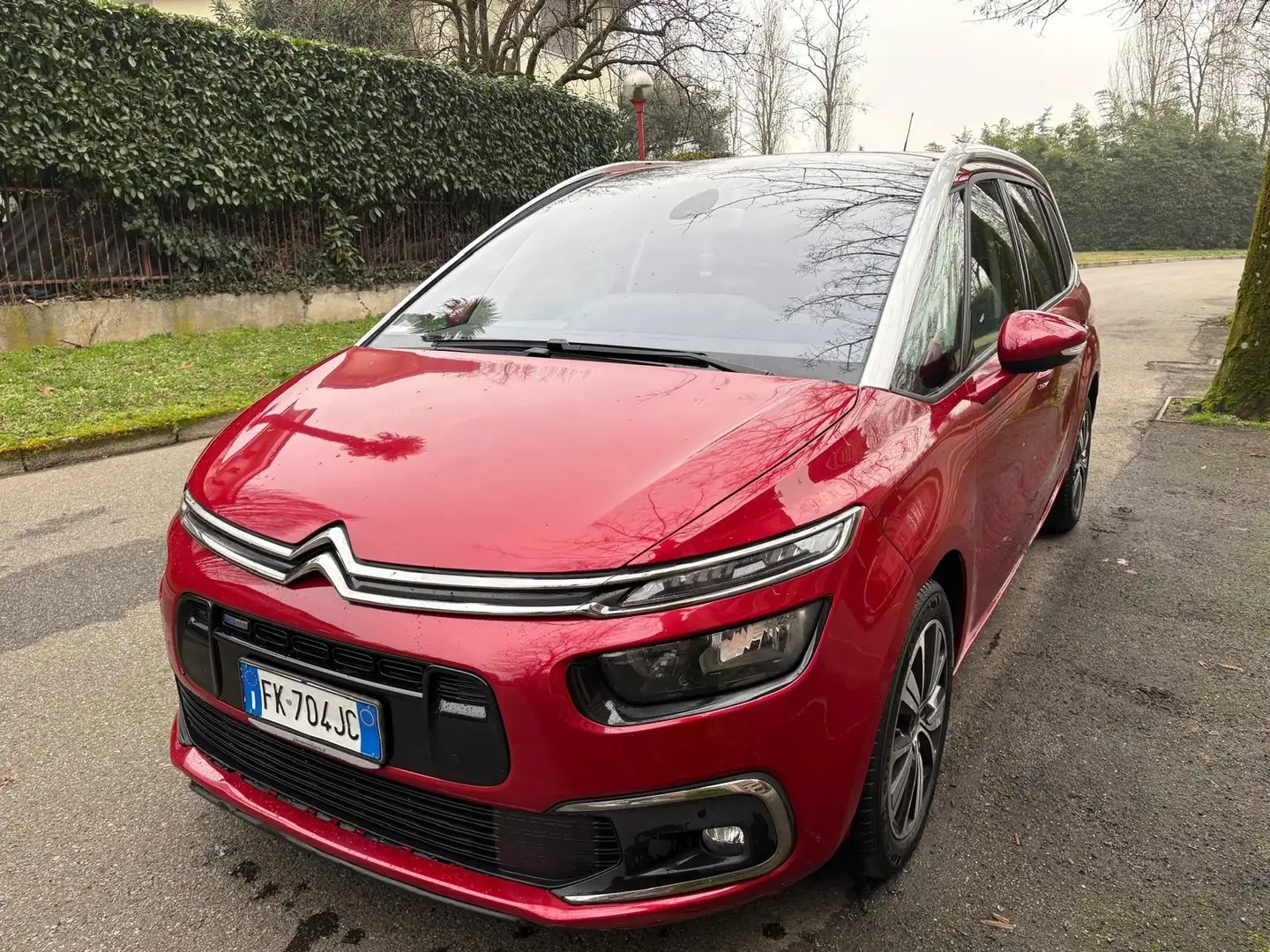 Citroen Grand C4 Picasso PureTech 130 S&S Shine Rouge - 1
