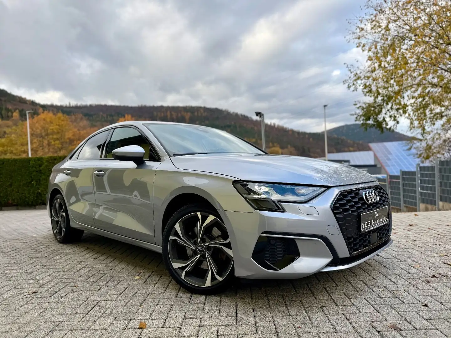 Audi A3 Lim. 35 TFSI Virtual-LED-Standheizung mit FB Silber - 1