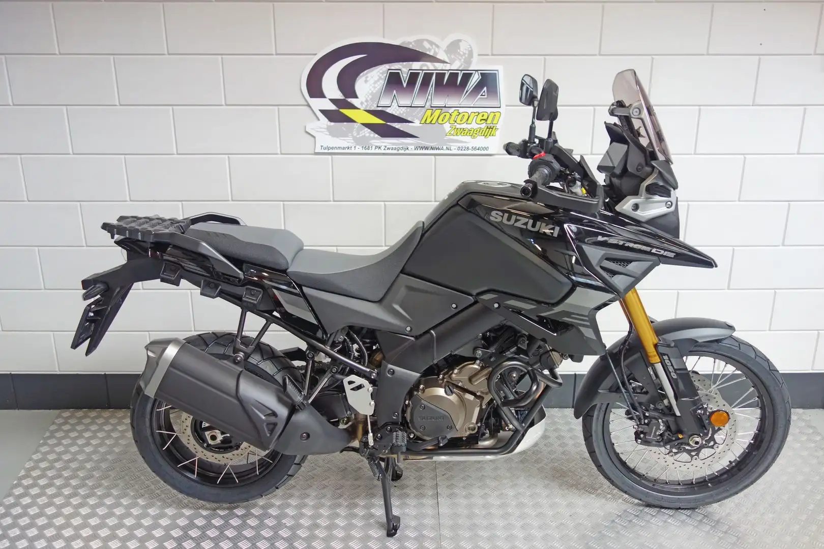 Suzuki V-Strom 1050DE Zwart - 1