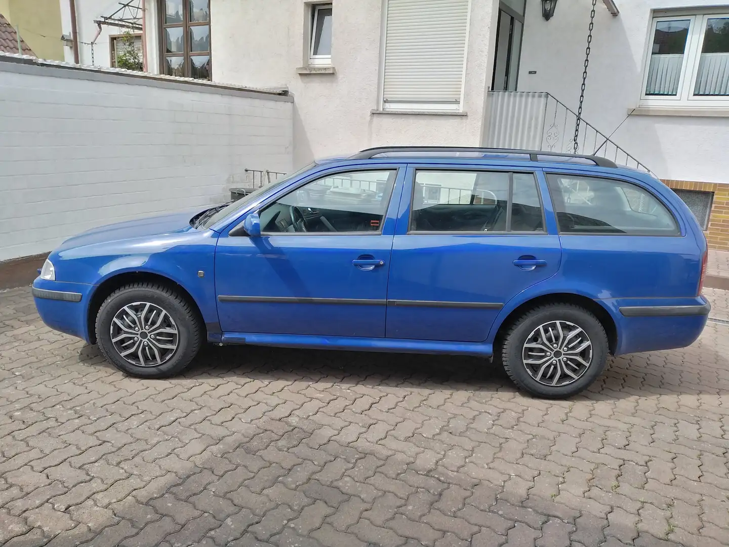 Skoda Octavia Octavia 2.0 Combi Selection Blau - 2