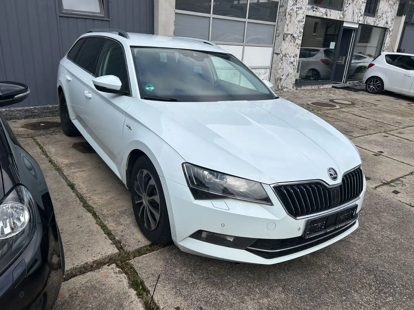 Skoda Superb Combi L&K 2,0TDI Weiß - 2
