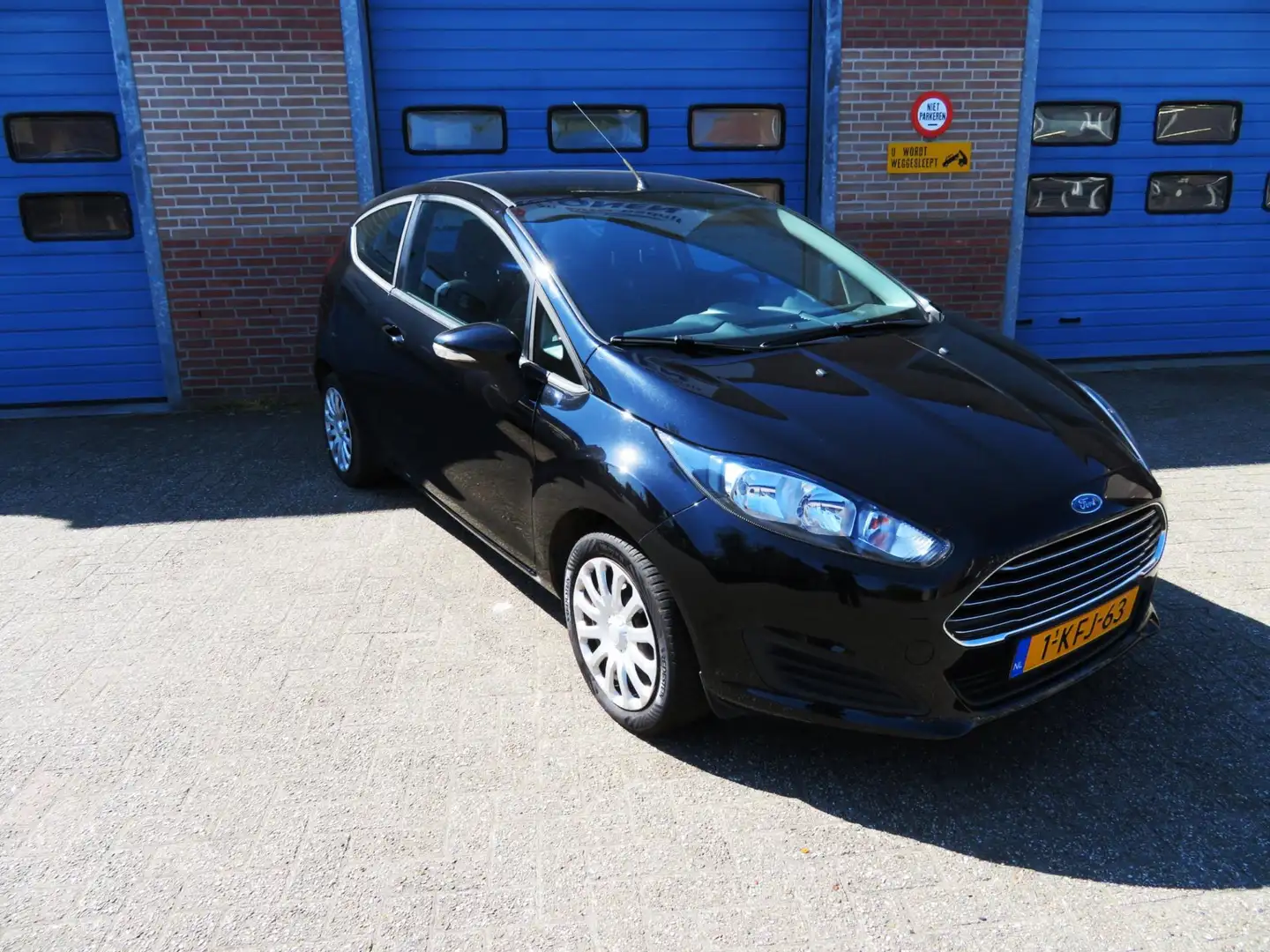 Ford Fiesta 1.0 Style|2 deurs|airco|Isofix|Centrale deurvergre Zwart - 2