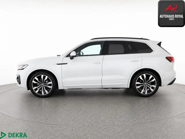 Volkswagen Touareg view 2