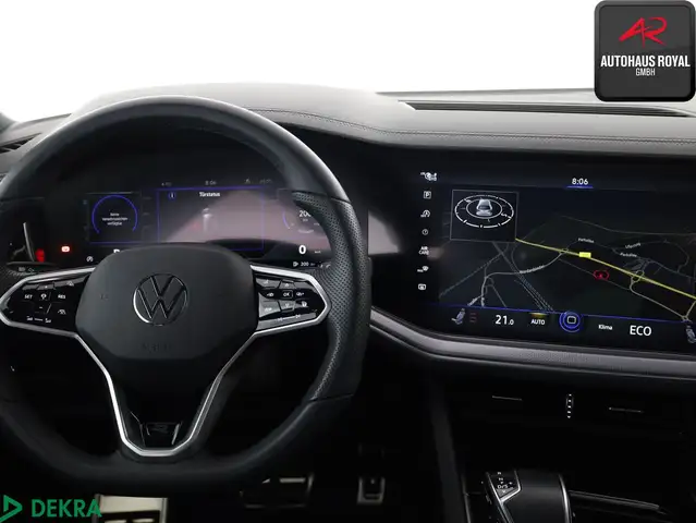 Volkswagen Touareg view 10