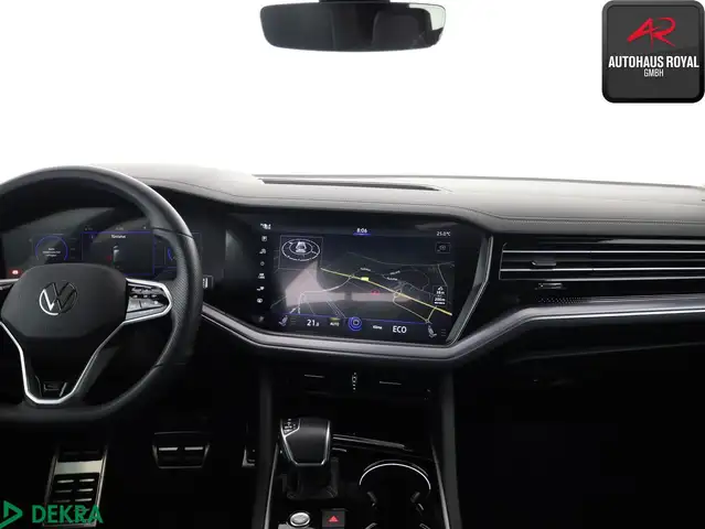 Volkswagen Touareg view 9
