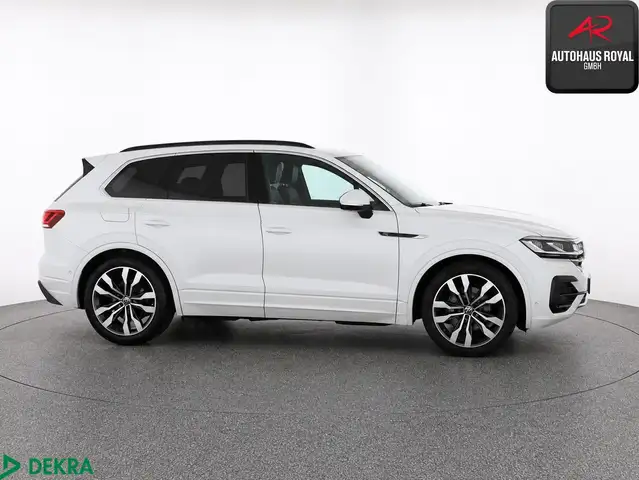Volkswagen Touareg view 6