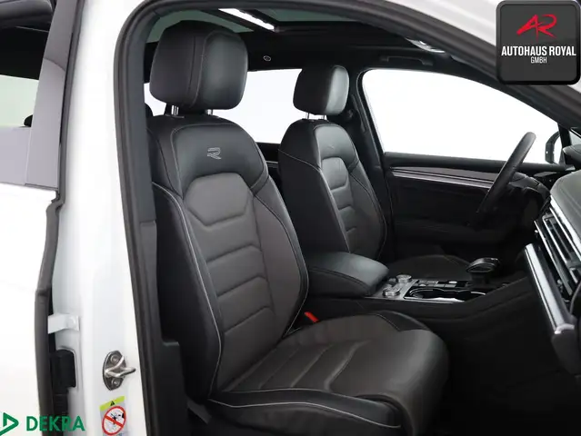 Volkswagen Touareg view 12