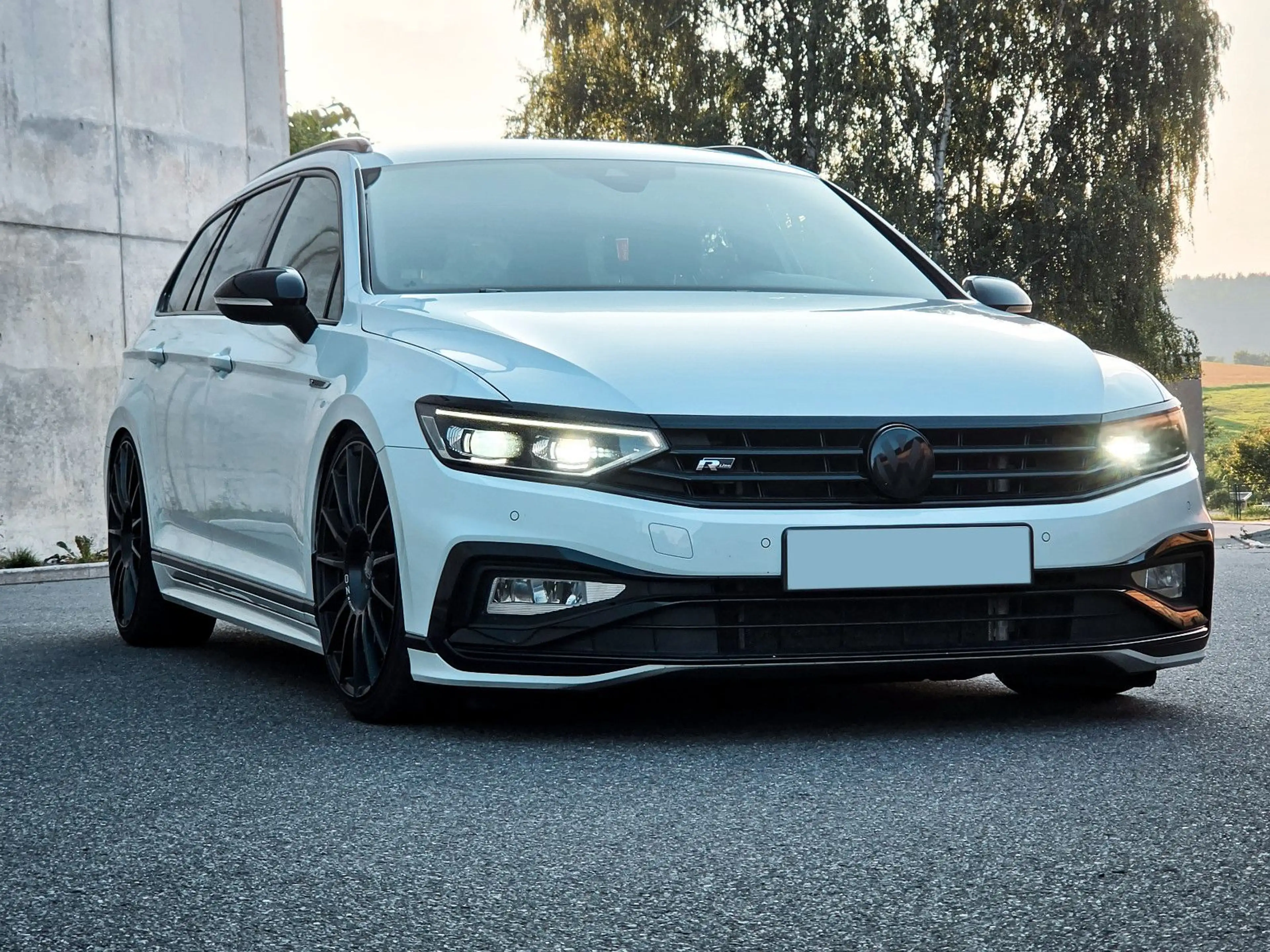 Volkswagen Passat Variant 2.0 TDI R-Line Edition 4Motion — photo 5