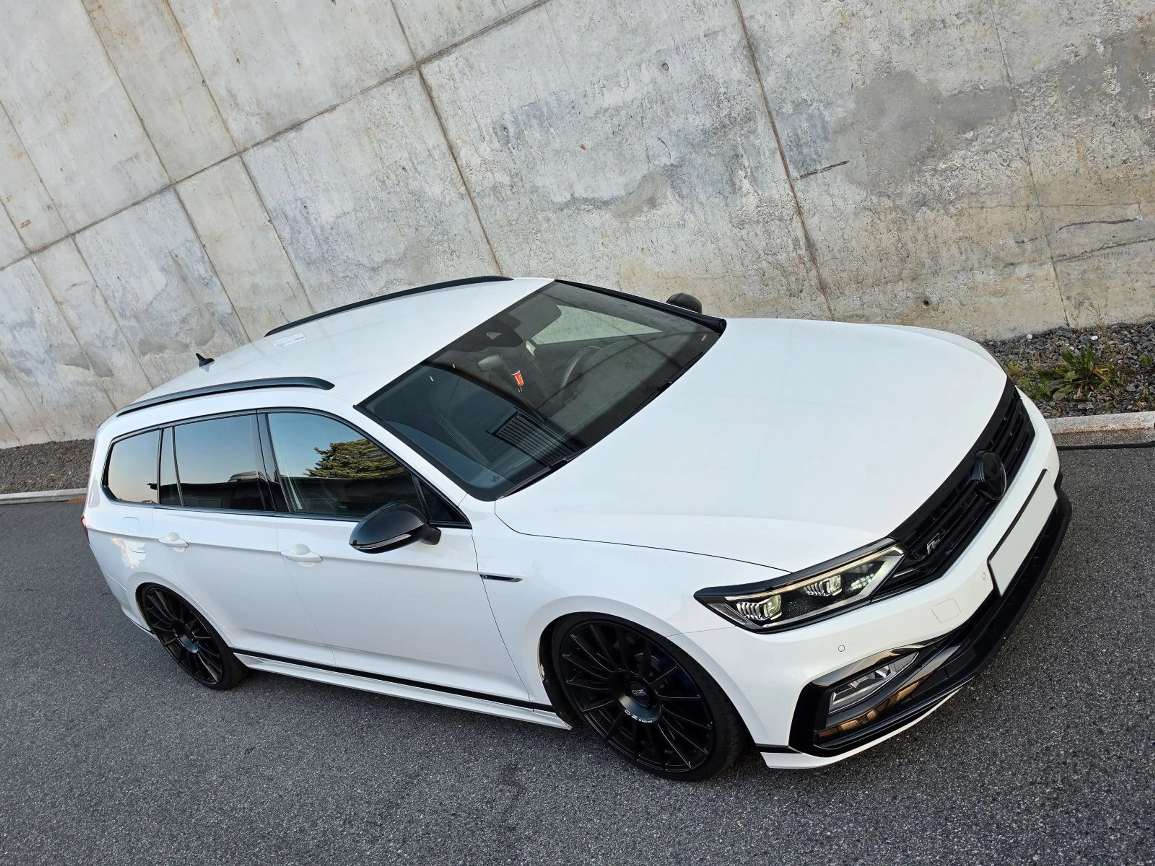 Volkswagen Passat Variant 2.0 TDI R-Line Edition 4Motion — photo 11