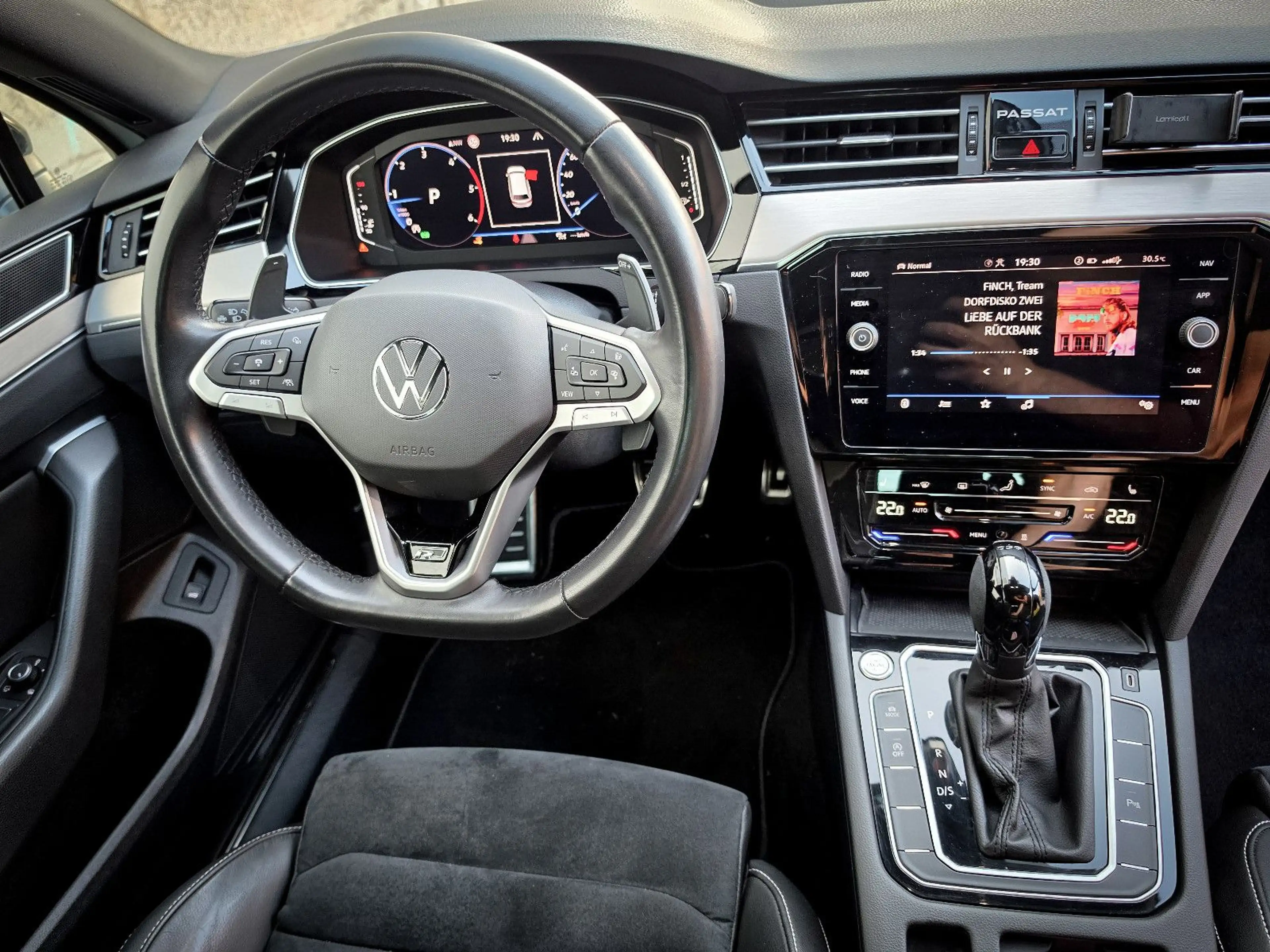 Volkswagen Passat Variant 2.0 TDI R-Line Edition 4Motion — photo 14