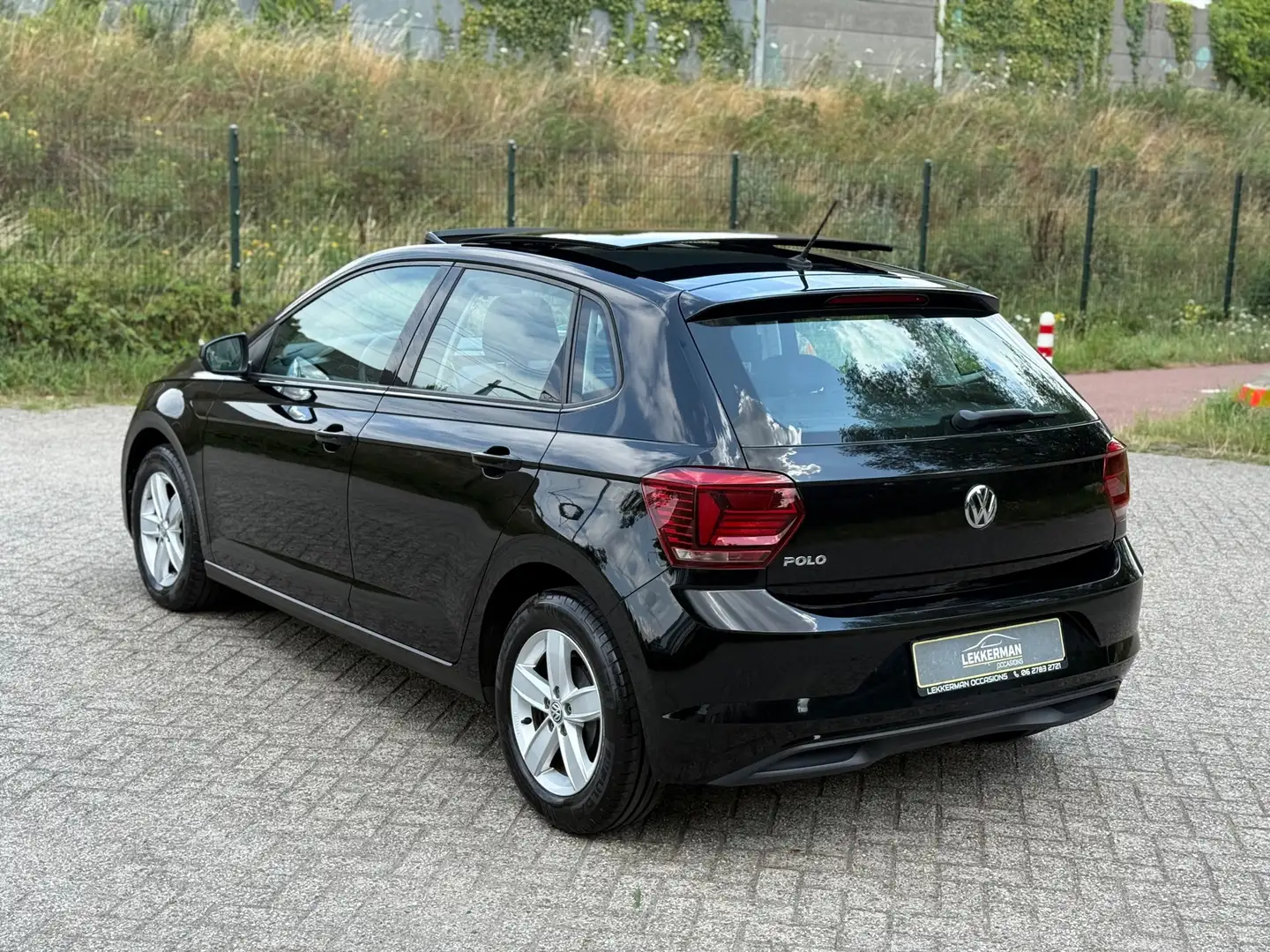 Volkswagen Polo 1.0 TSI Highline PANO I CAMERA I CARPLAY I UNIEKE Zwart - 2