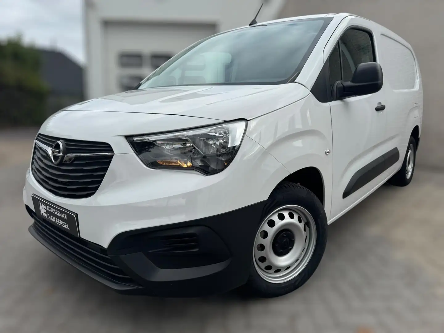 Opel Combo 1.2 PureTech 110 S&S L2 TREKHAAK / BLUETOOTH / LAA Wit - 1