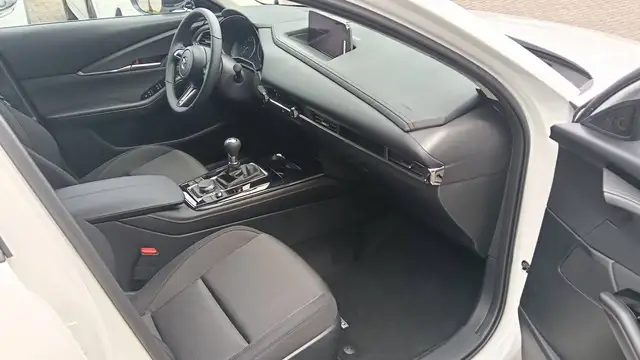 Mazda CX-30 view 13