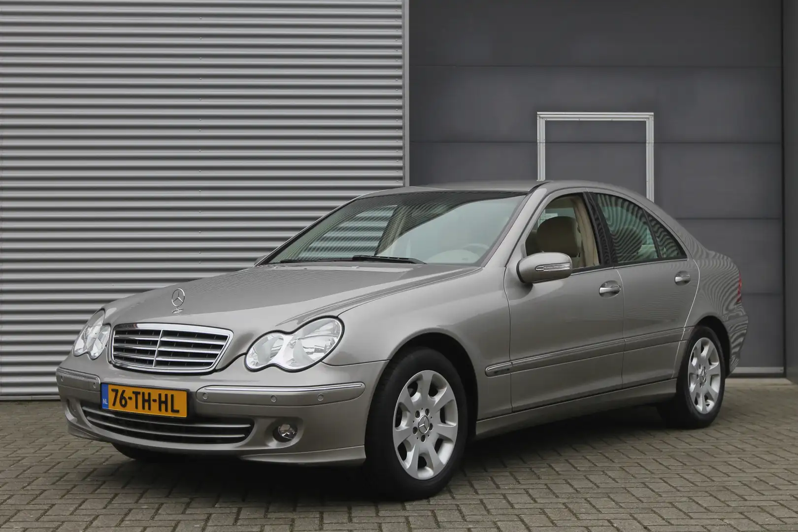 Mercedes-Benz C 180 K. Elegance I AUTOMAAT I LEDER I 77000 KM I NL. AU Grijs - 1