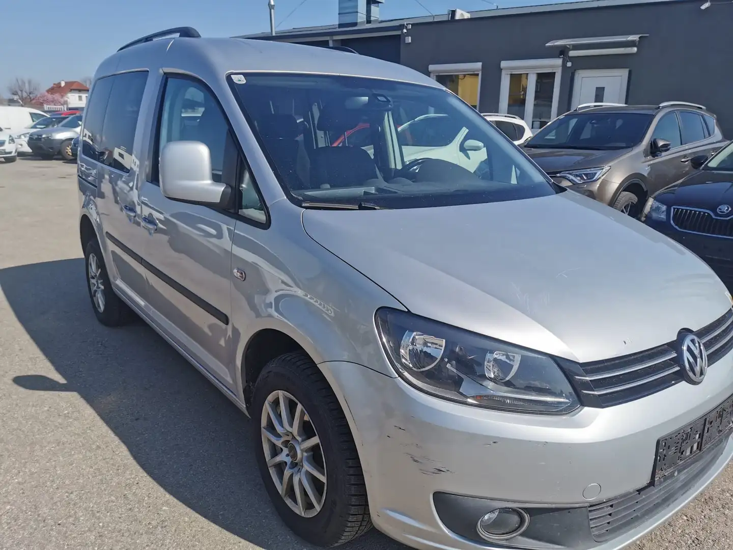 Volkswagen Caddy 2.0 Grau - 1