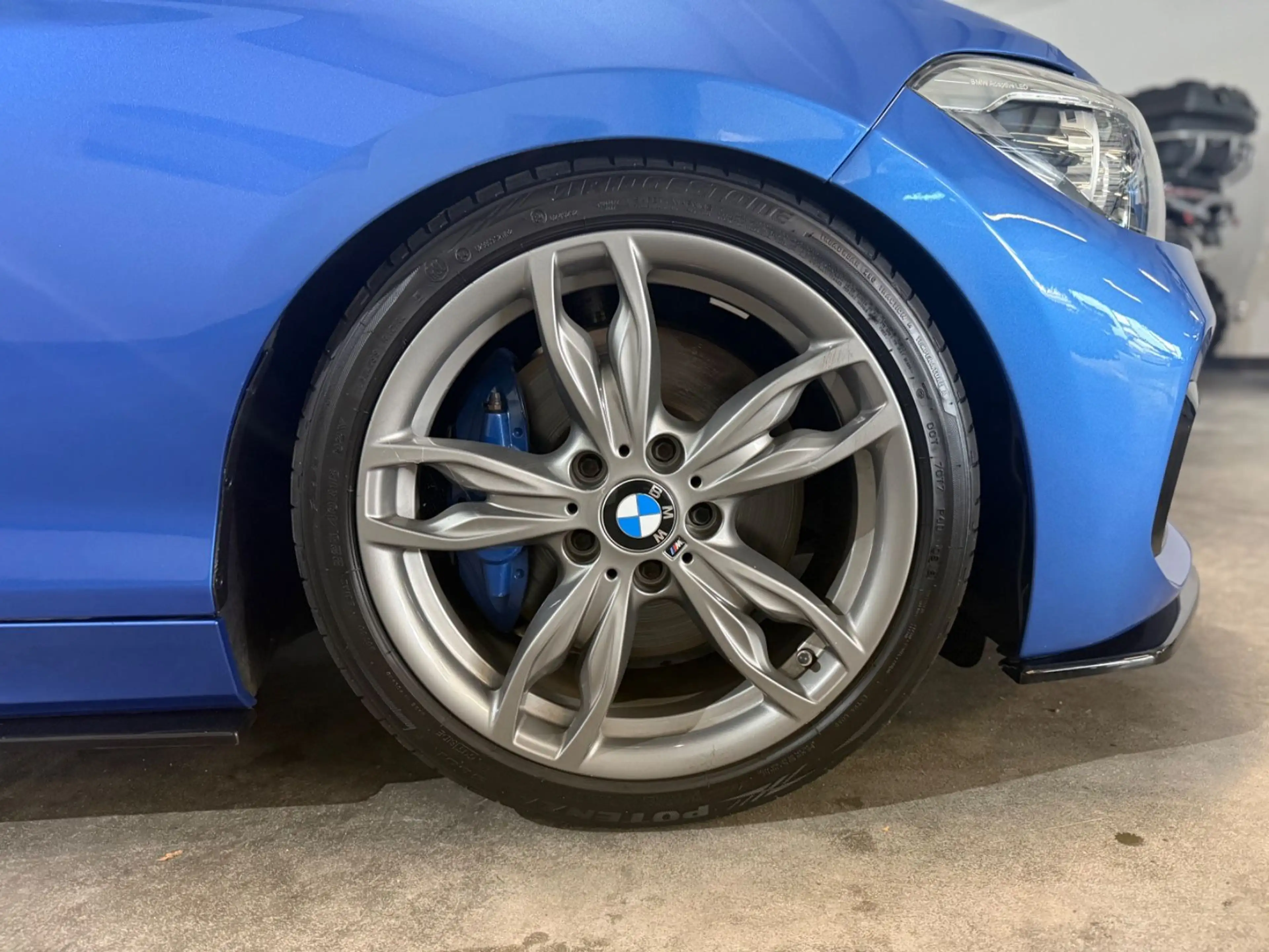 BMW 140 Limousine Special Edition H&K Kamera — photo 9