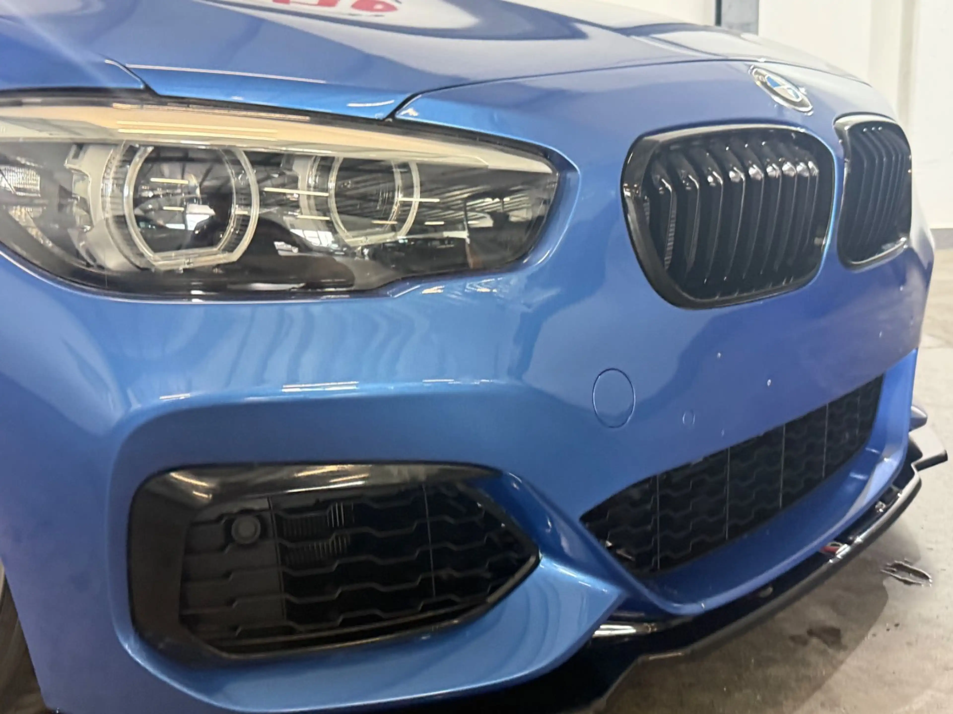 BMW 140 Limousine Special Edition H&K Kamera — photo 2