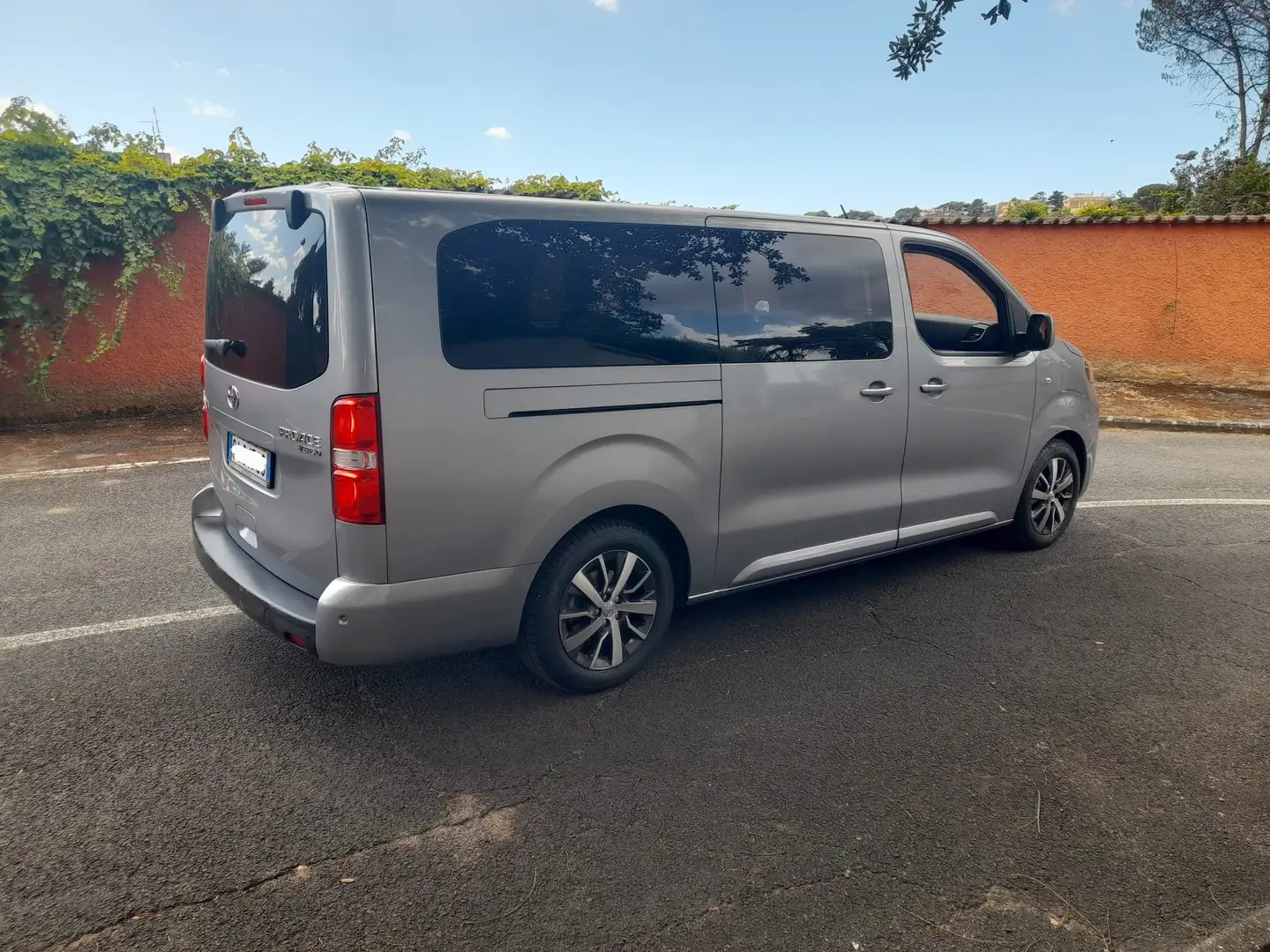 Toyota Proace Max Luxury Passo Lungo 8 Posti Cambio Automatico Gris - 2