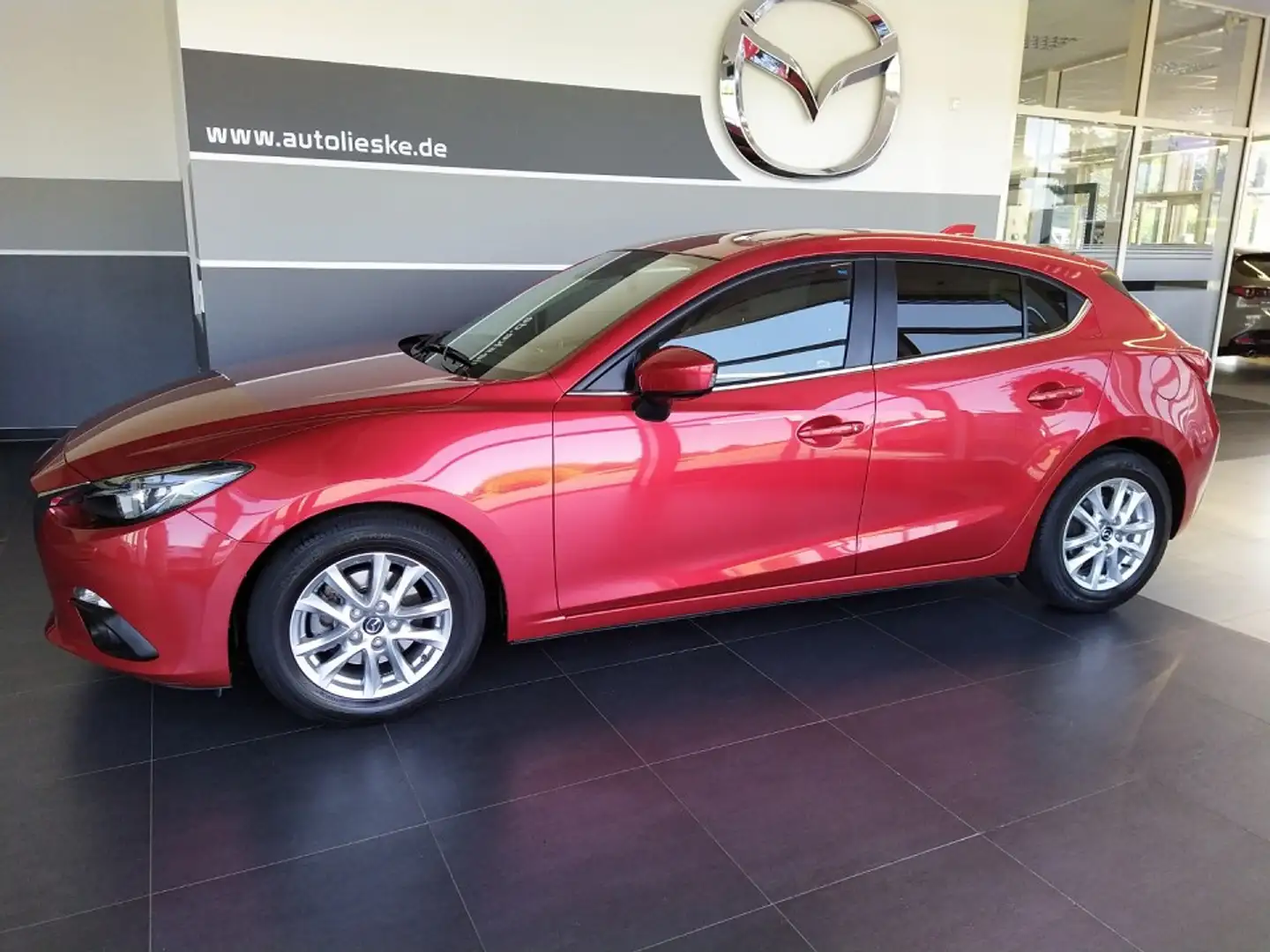 Mazda 3 S SKYACTIV-G 120 6GS AL-CENTER TOU-P LIC-P NAV Rojo - 2