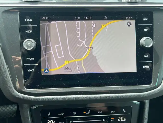 Volkswagen Tiguan view 12