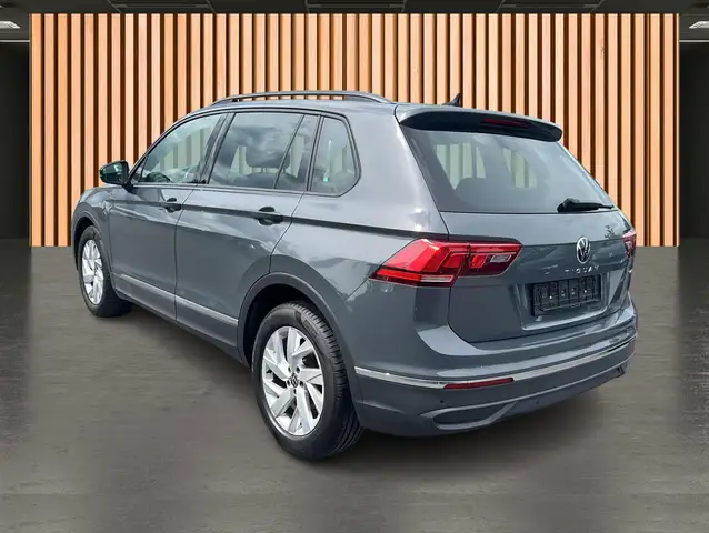 Volkswagen Tiguan view 7