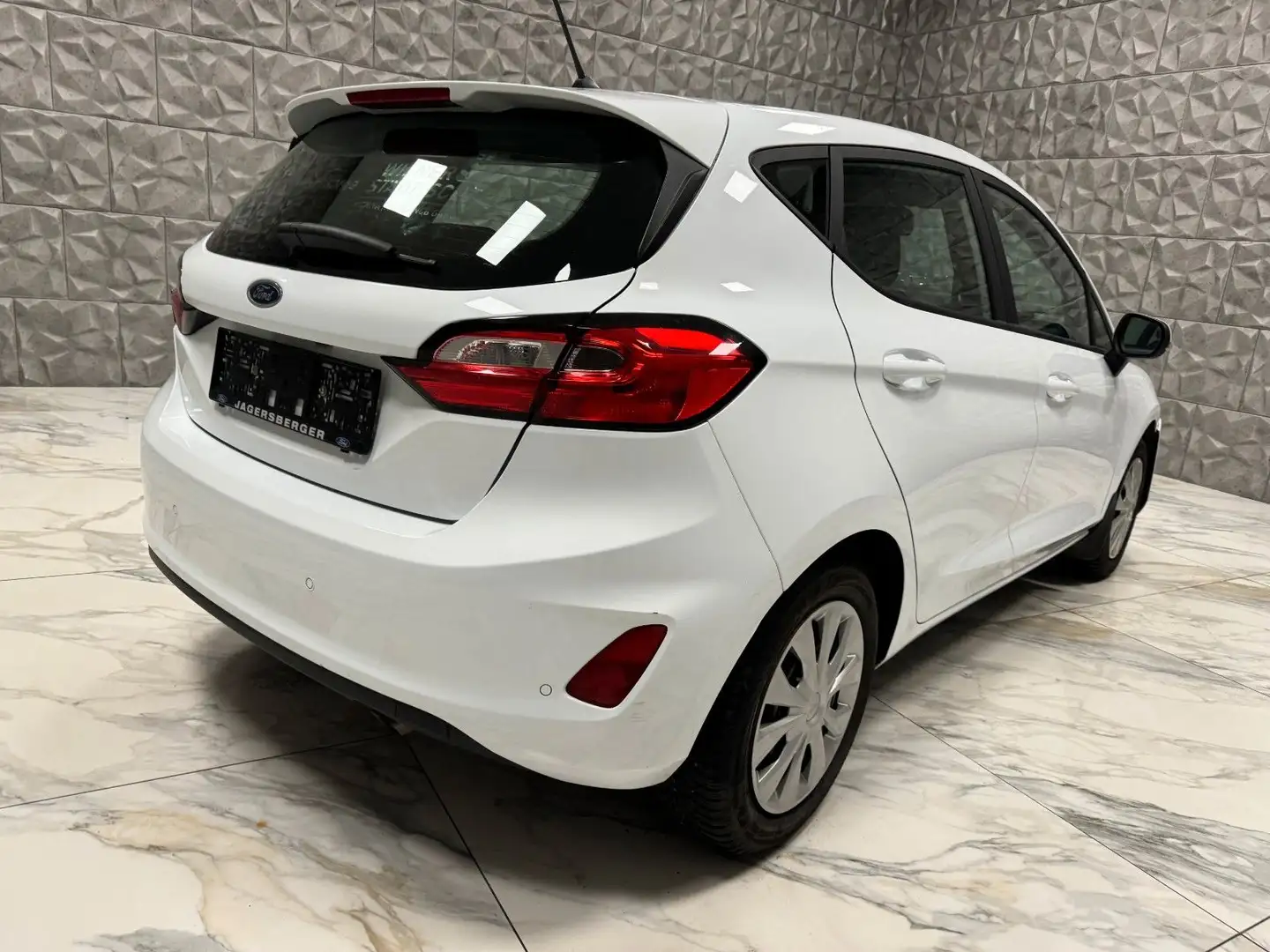 Ford Fiesta Cool & Connect Weiß - 2