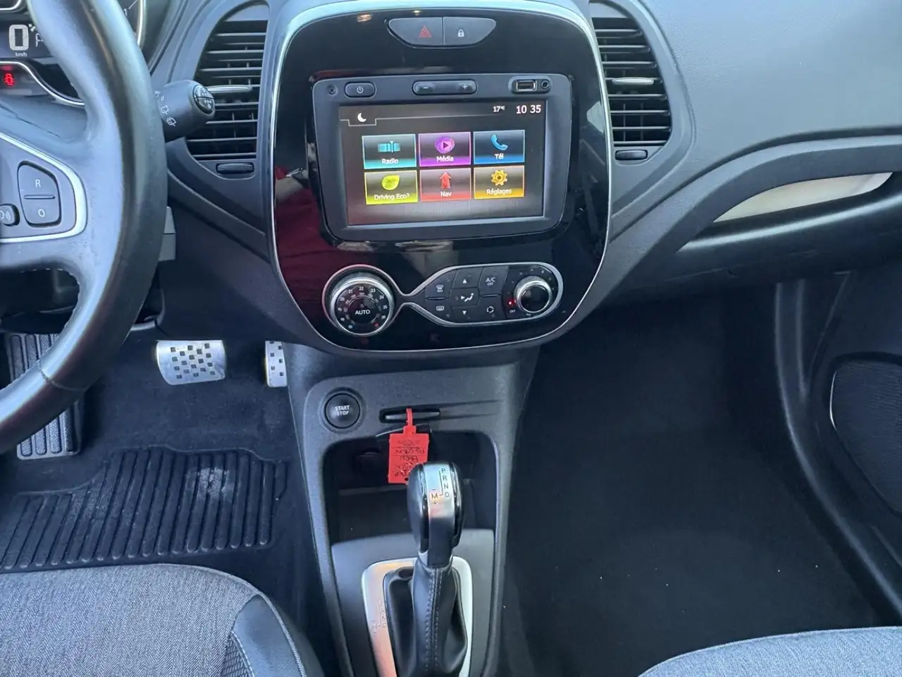 Renault Captur — photo 11