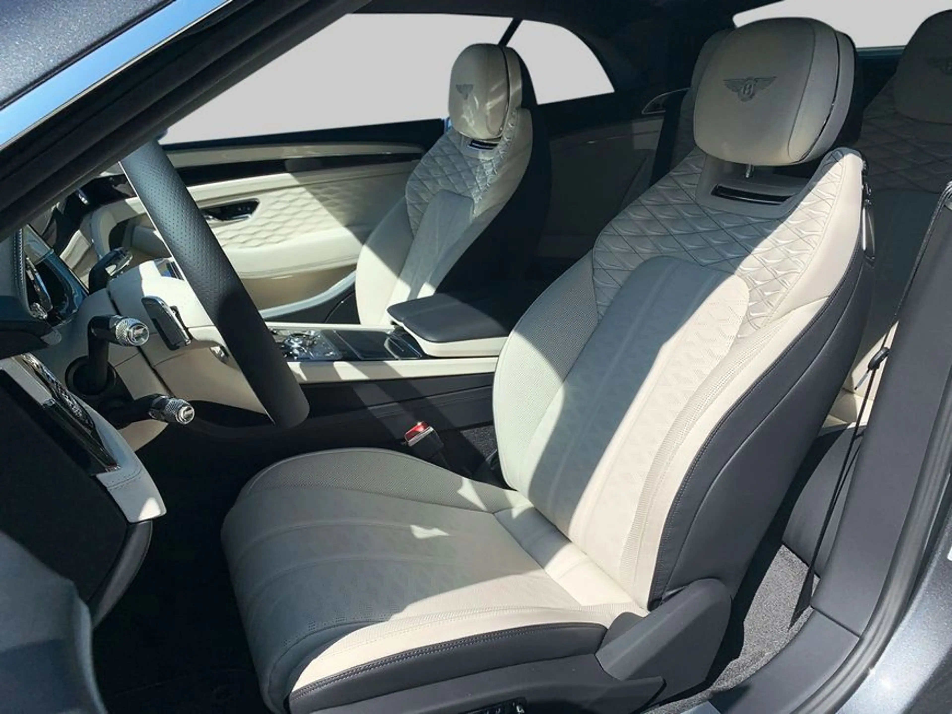 Bentley Continental GTC New Continental GTC Mulliner V8 Hybrid — photo 14