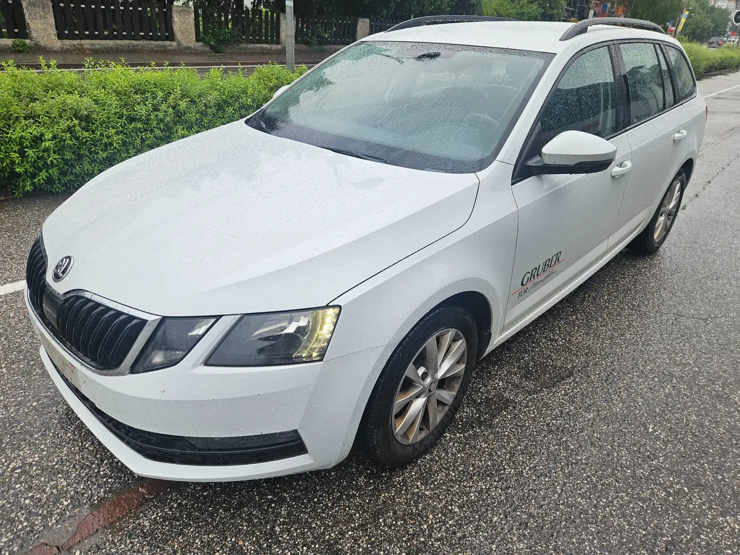Skoda Octavia Octavia Combi 1,6 TDI Ambition DSG Automatik!Euro6 Weiß - 2