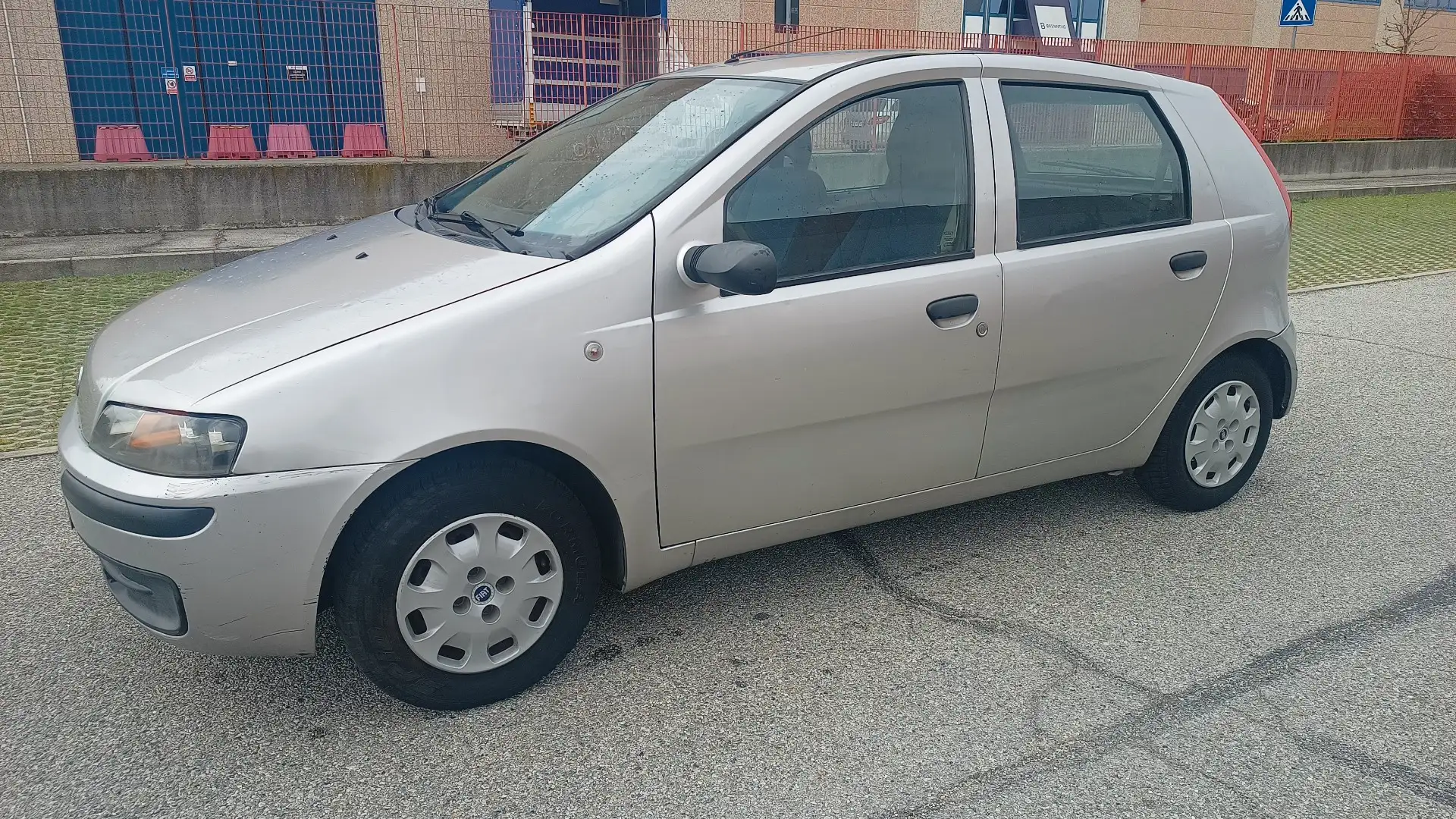 Fiat Punto 5p 1.2 SX c/SS 75cv - 2