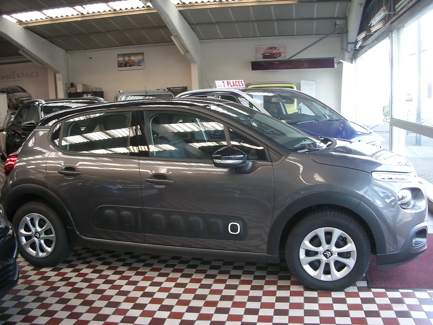 Citroen C3 C3 BlueHDi 100 GPS Grau - 1