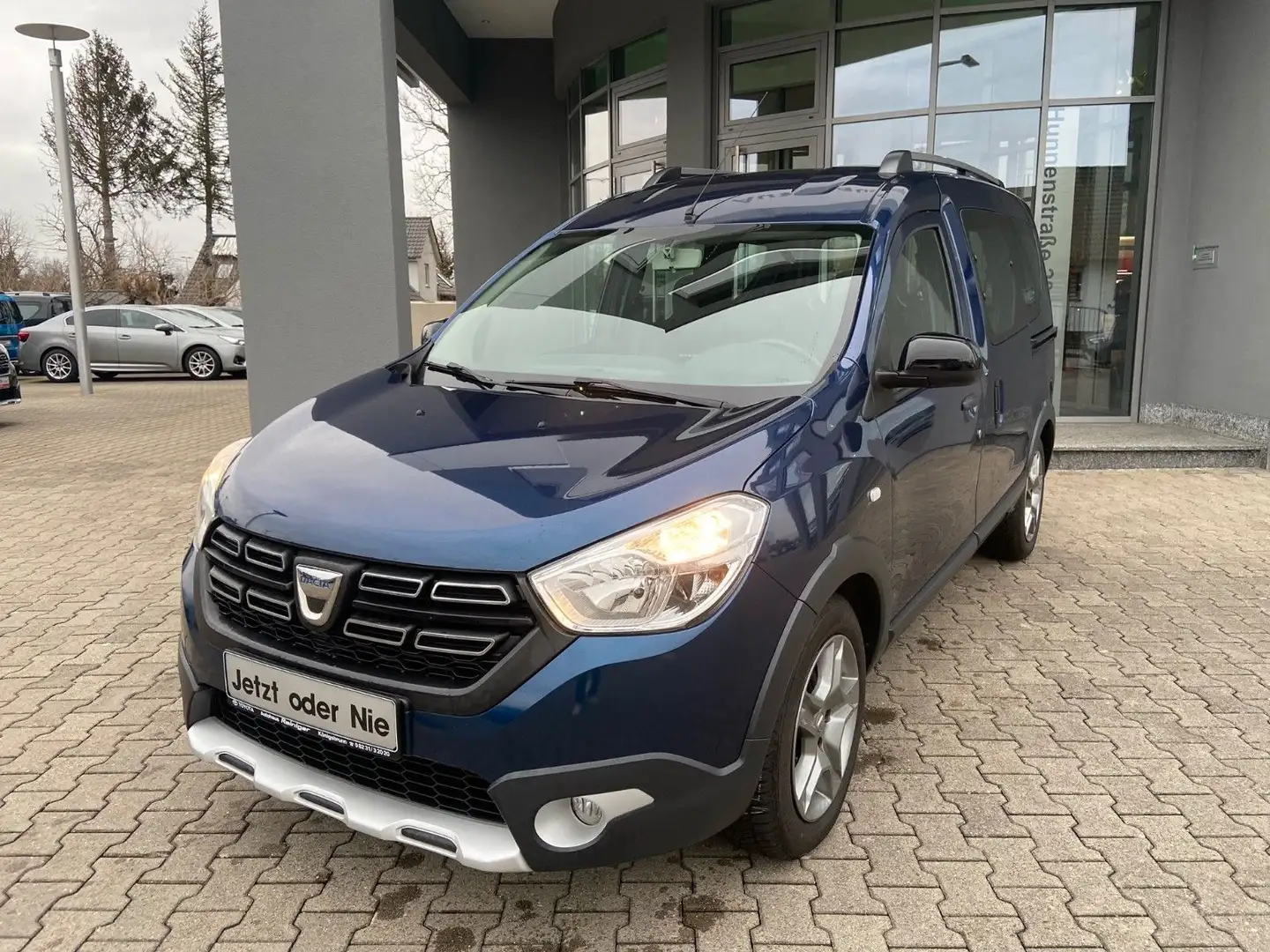 Dacia Dokker Stepway Celebration Turbo*SHZ,NAVI,PDC-h* Blau - 1