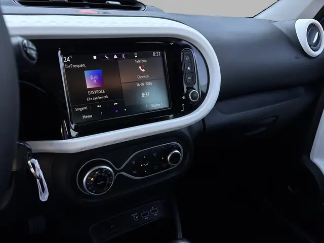 Renault Twingo view 12