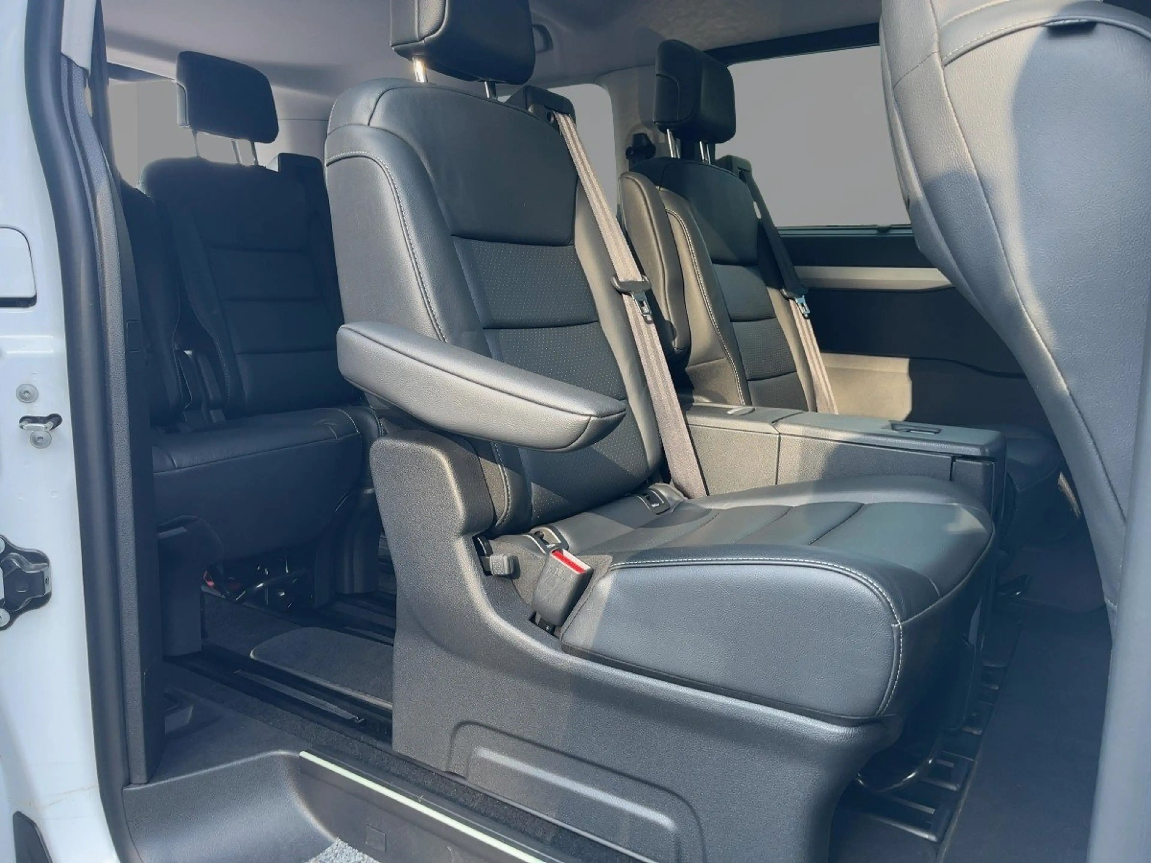 Opel Zafira Life AT8 L Tourer 7Sitze/AHK/Pano/Standh — photo 10
